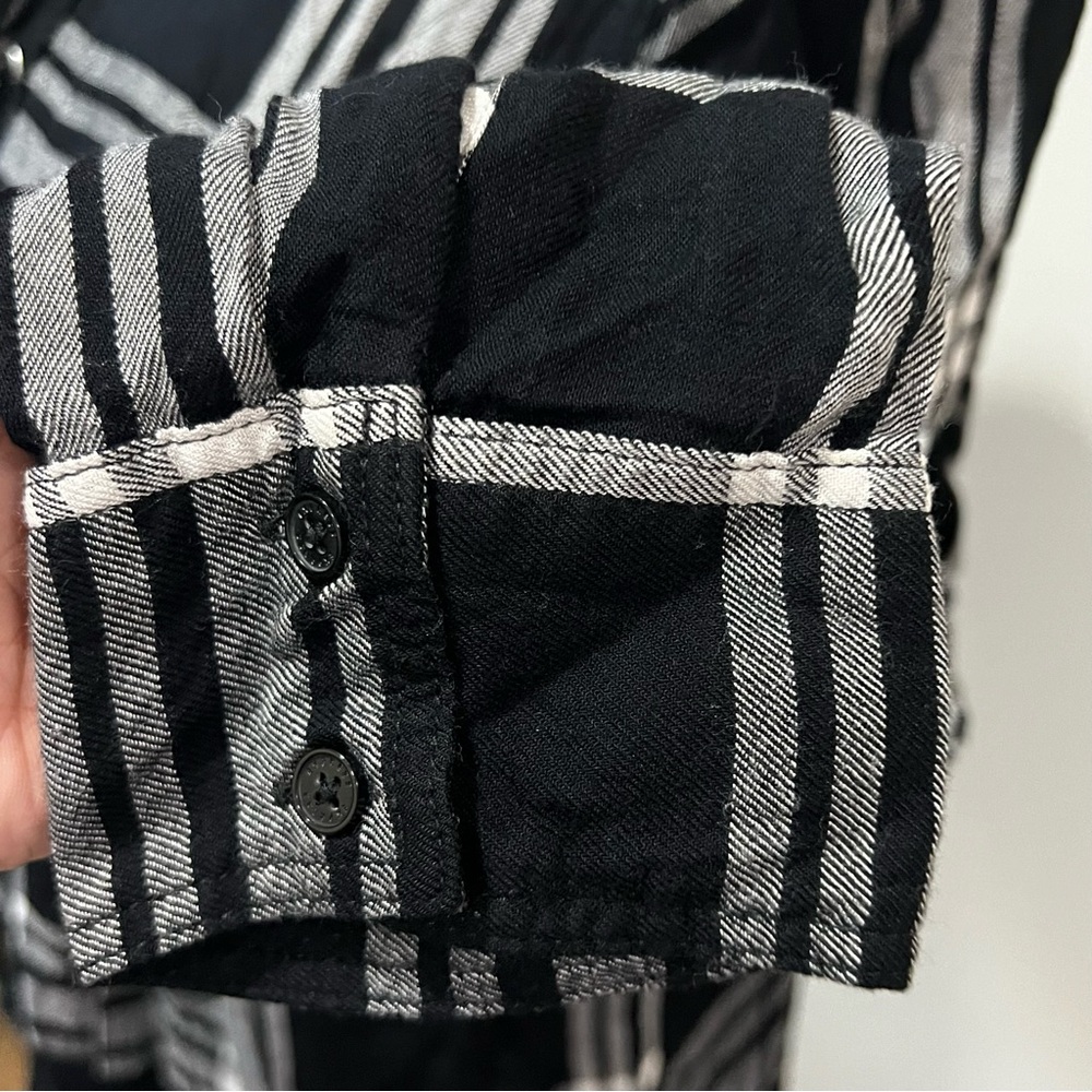 EXPRESS Lace Up Flannel Top - Picture 3 of 5